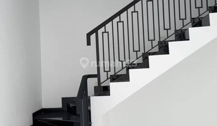 Jual Rumah Baru Estetik Mulyosari Suterejo 2