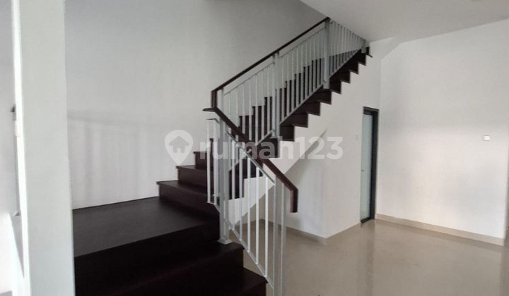 Rumah Imperial Beach Pakuwon City Shm Baru 2 Lantai 2