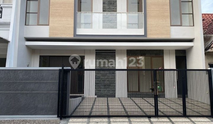 Rumah International Village Baeu Citraland Surabaya Barat Modern