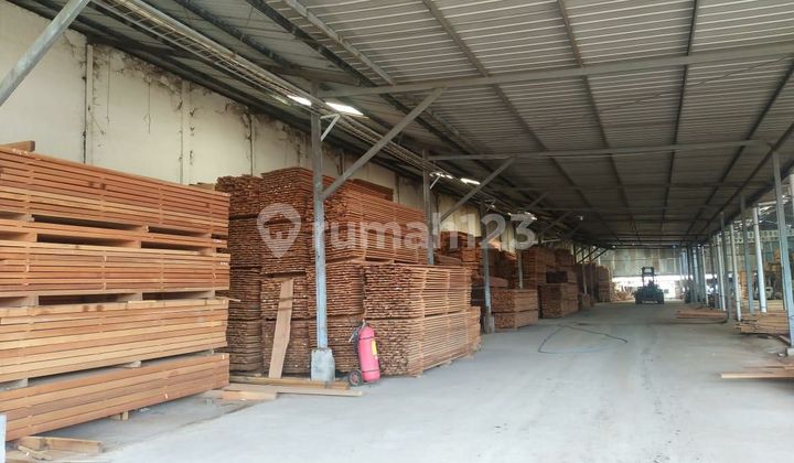 Gudang Mayjen Sungkono Kebomas Gresik SHM