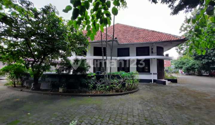 Rumah Klasik Hook Bengawan Cocok Komersial
