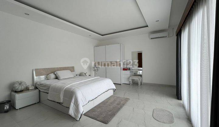 For Lease Luxurious Villa Full Furnished With One Gate System In Tukad Balian Street, Renon, Denpasar 2