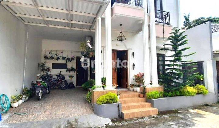 Rumah  Cantik  2 1/2 Lt Siap Huni Di Jakal Km 10