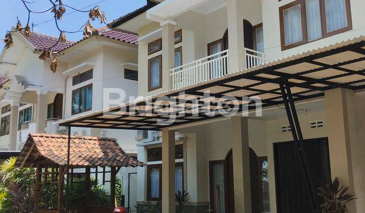 RUMAH  2 LT FULLY FURNISHED DI JAMBON AREA TENGAH KOTA JOGJA 1