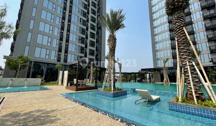 Dijual Apartment Corona Parc Suite 3 BR Bagus Semi Furnished 1