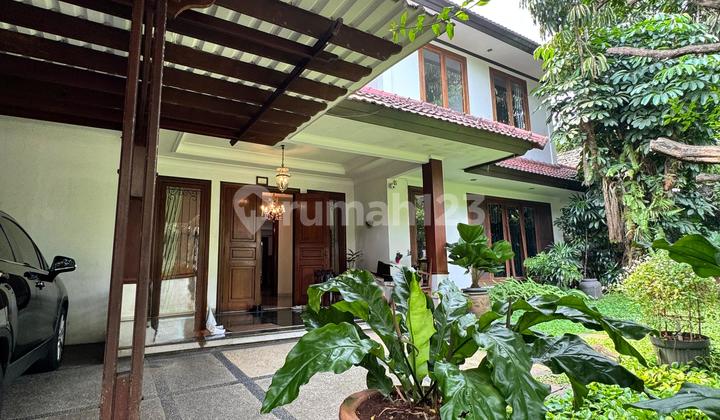 For Sale 2-Story House Semi Furnished SHM Hang Tuah Kebayoran Baru, South Jakarta