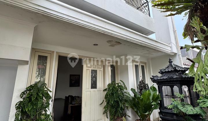 Dijual Rumah Bagus 2 Lantai Semi Furnished SHM Puri Cinere, Depok Dijual Rumah Bagus 2 Lantai Semi Furnished SHM Puri Cinere, Depok