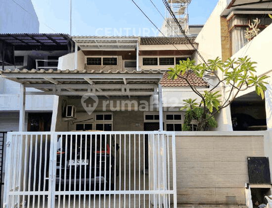 BEAUTIFUL 1.5-STORY HOUSE IN KELAPA GADING VERY CLOSE TO MKG