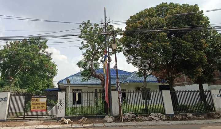 Di Jual Rumah Area Komersil Jalan Jambu Ciputat Timur
