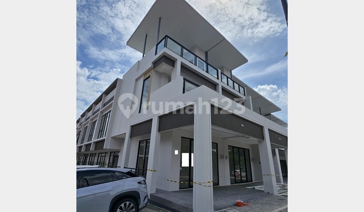 Disewakan Ruko Sorrento Grande East 3 Lantai Gading Serpong, Tangerang