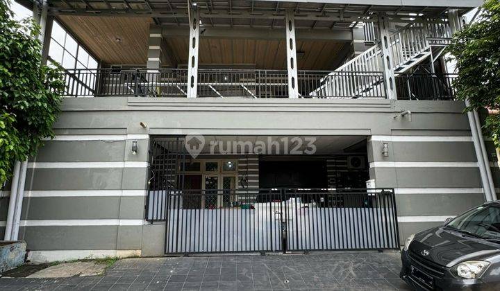 Rumah Gandeng 3 Lantai 5 BR di Banjar Wijaya 1