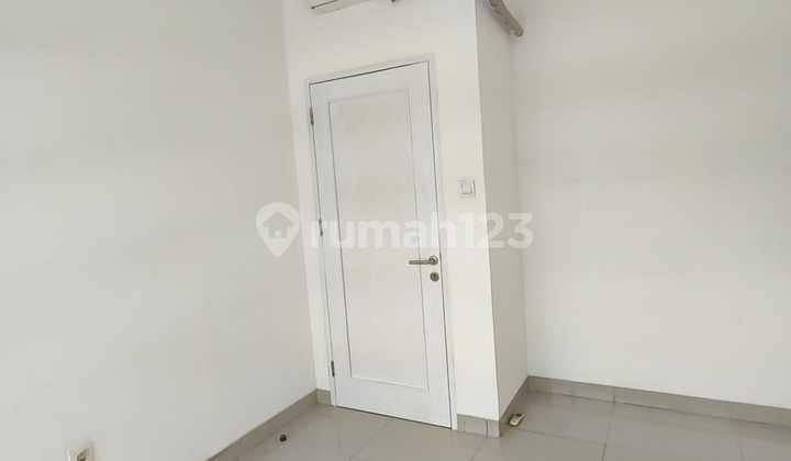 Rumah 2 Lantai Semi Furnished di Cluster Riviera Gading Serpong, Tangerang 2