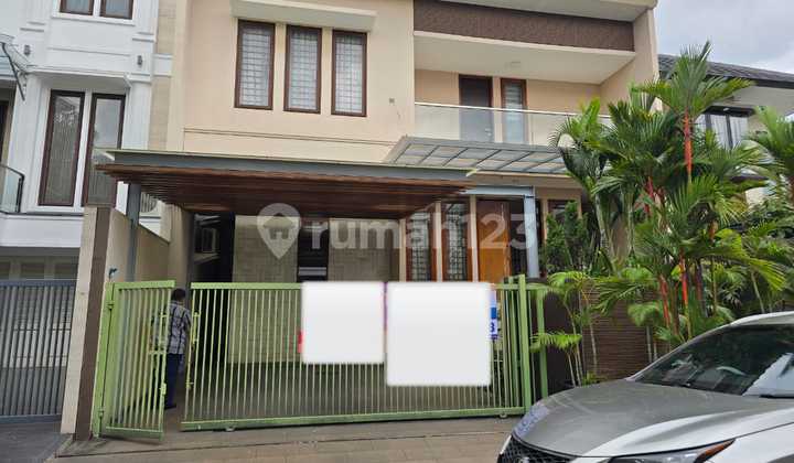 Fully Furnished House with Swimming Pool in Sector 1D Gading Serpong, Tangerang