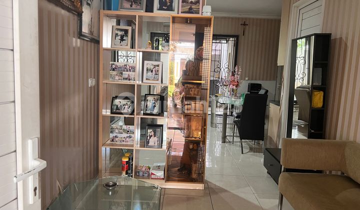 Semi Furnished House in the Favorite Cluster Sutera Olivia, Alam Sutera, South Tangerang 2