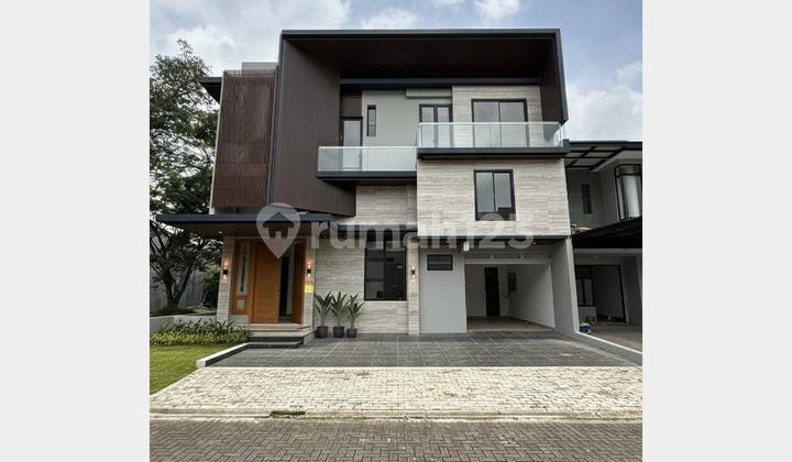 Rumah Cantik Split Level, Attic Room + Rooftop di Foresta - BSD, Tangerang Selatan