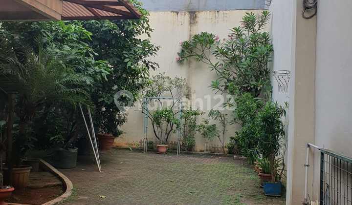 Rumah di jalan raya, lokasi ramai dan strategis, cocok untuk usaha di Kedoya Raya, Jakarta Barat 2