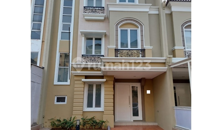 Rumah Bagus 3 Lantai di Gading Serpong, Tangerang