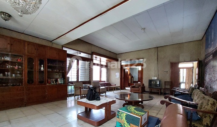 Rumah Hot Strategis Pusat Kota Di Re Martadinata, Jl Riau Bandung. Nego Keras!!