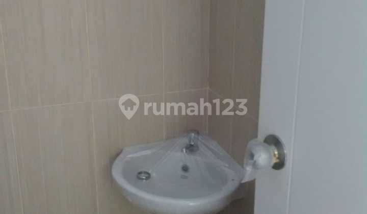 Rumah 2 Lantai Bagus di Cluster Arcadia Village Perumahan Paramount Serpong, Jl. Mission Drive, Kelapa Dua, Kelapa Dua, Tangerang, Banten, Indonesia, 15810, Gading Serpong 2