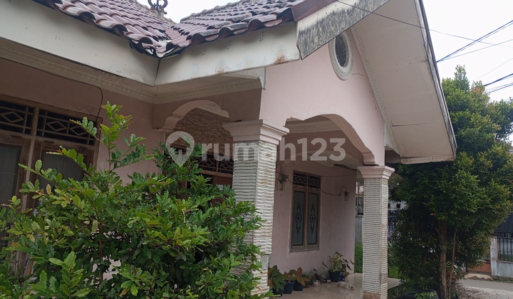 House, 1 Floor, SHM, in Laladon,