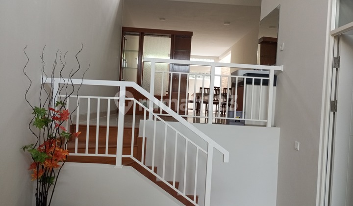 Nice House Nice House