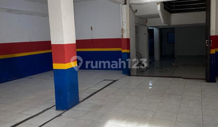 For Rent: 3-Story Spacious Shop House in Tambak Rejo, Kenjeran, Surabaya 2