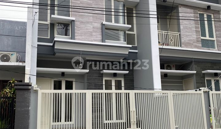 Dijual Rumah Minimalis Gress 2 Lantai di Mulyosari, Surabaya 2