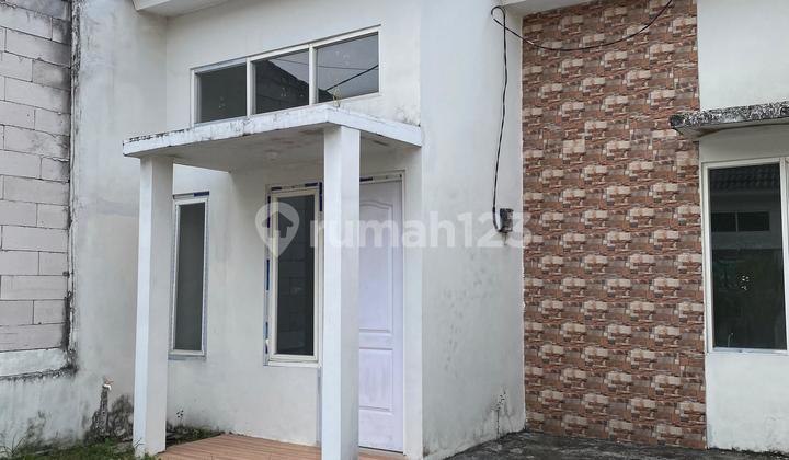 Alana's House in Cerme Gresik with One Gate System and Swimming Pool 2