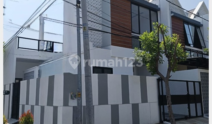 Rumah Baru Hook 2 Lantai Model Scandinavian Kenjeran Surabaya