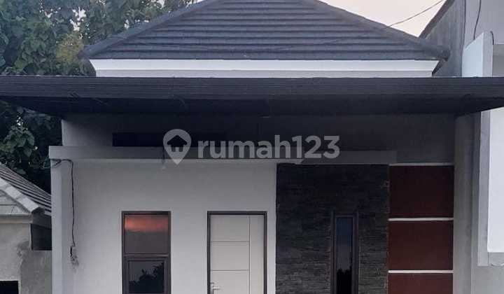 Pondok Diponegoro Sambiroto Mangunharjo Tembalang Semarang, a ready-to-occupy house with SHM certificate. Pondok Diponegoro Sambiroto Mangunharjo Tembalang Semarang, a ready-to-occupy house with SHM certificate.