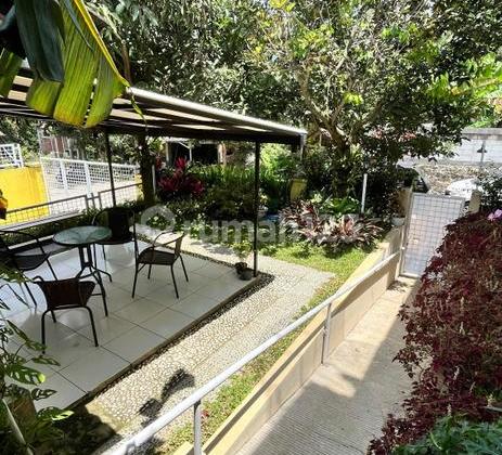 Well-Maintained Serene House with Spacious Land in Gegerkalong, Bandung 2
