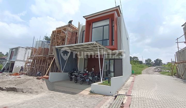 Rumah Villa Asri Green Mansion Cihanjuang Mainroad Jalan Utama