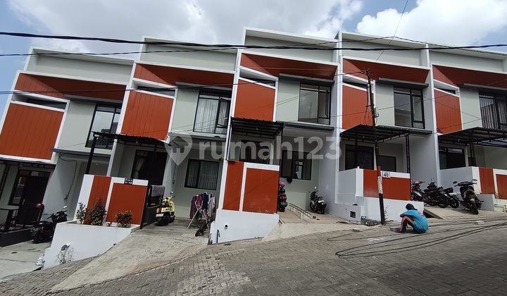 For Sale 2-Story House Ready Stock Near Pasteur Toll Road Bandung 2