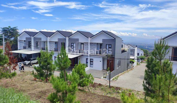 Rumah Anti Macet Villa Modern Tropis Bandung Utara Cisarua