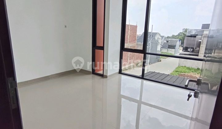 Asri Villa Mainroad Green Mansion Cihanjuang Cimahi House 2