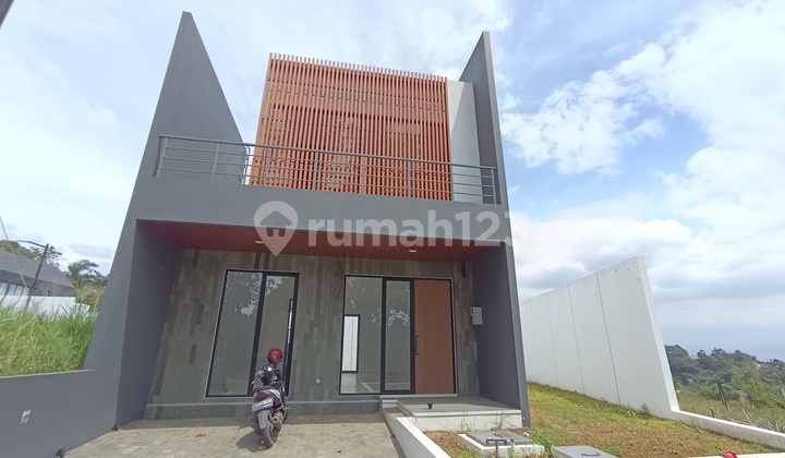 Dijual Rumah Villa Asri Area Pusat Kota Bandung Dago Valley