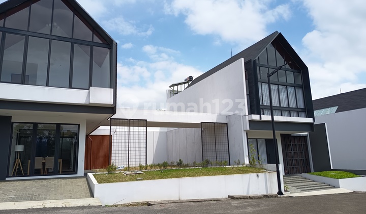 For Sale: Premium 2-Story Serene Residential House Near Pasteur Toll Road, Bandung 2