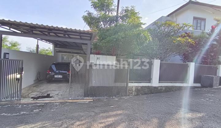 1-Story House with Spacious Land in Exclusive North Bandung Area 1-Story House with Spacious Land in Exclusive North Bandung Area