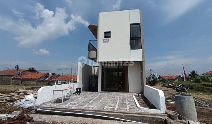 Rumah Villa Tropis Modern Cisarua Lembang Bandung 1