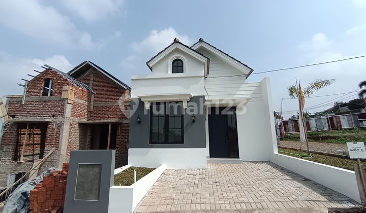 Jual Rumah Klasik Sejuk Cluster Beverly City View Cisarua