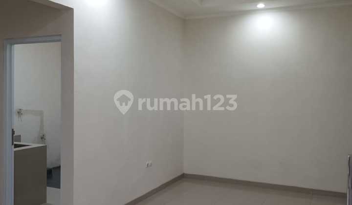 Jual Rumah 2Lt Full Renov Komplek Ssp Ciuyah Cimahi