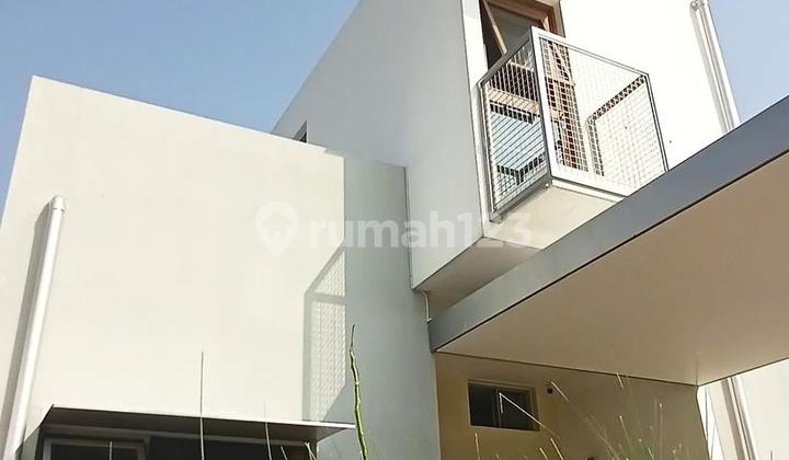 Jual Rumah Hook 2Lantai Dekat Ikea Kota Baru Parahyangan