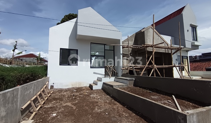 Asri Mainroad Bukit Teras Cihanjuang House Near Bandung Asri Mainroad Bukit Teras Cihanjuang House Near Bandung