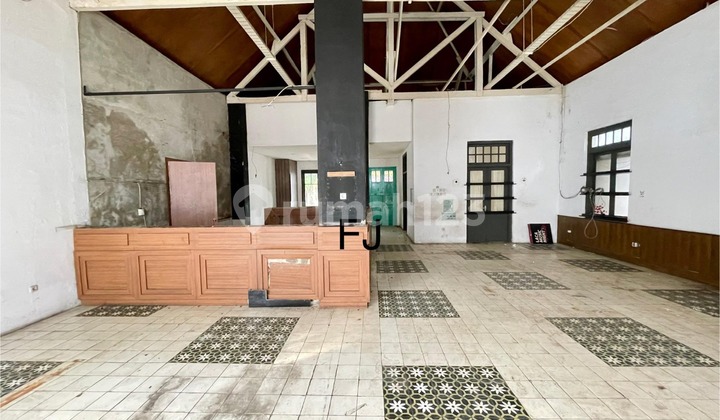 For Sale: Dutch-Style Commercial Building Space, Perfect for a Cafe, Super Strategic Location at Asia Afrika, Bandung. For Sale: Dutch-Style Commercial Building Space, Perfect for a Cafe, Super Strategic Location at Asia Afrika, Bandung.