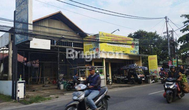 di jual cepat rumah pinggir jalan lokasi sangat strategis  2