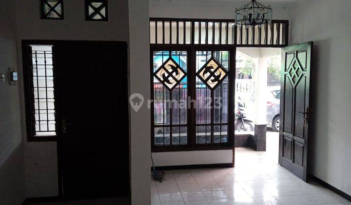 Rumah Sudah Renovasi SHM Sangat Terawat 7 X 15 M 2