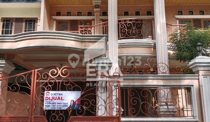 For Sale House in Raffles Hills Cibubur For Sale House in Raffles Hills Cibubur