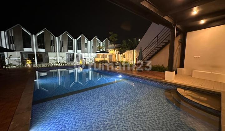 Jarang Ada Rumah Stategis Fasilitas Kolam Renang Tanpa Uang Muka 1