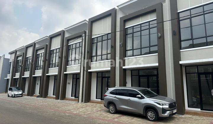 Ready-to-Use Shop-House Surrounded by 3000 Residential Houses High Traffic Flow 1