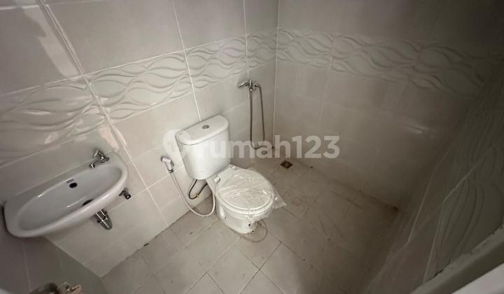 Ruko Lokasi Emas Akses Mudah Parkir Luas Siap Bisnis